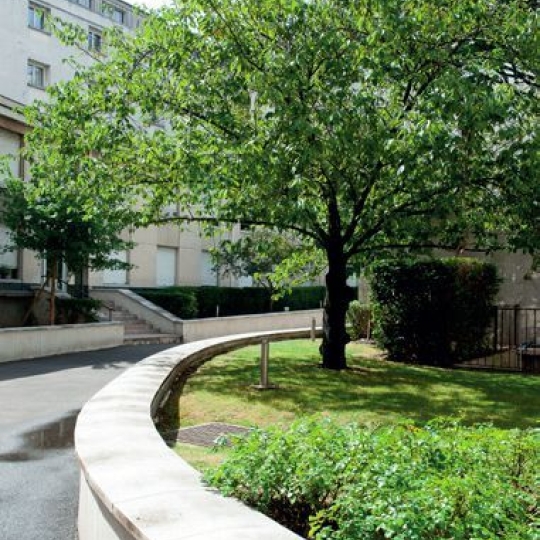  Annonces VITRY : Appartement | PARIS (75016) | 75 m2 | 812 000 € 