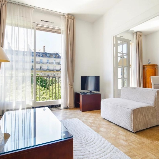  Annonces VITRY : Apartment | PARIS (75016) | 76 m2 | 1 500 000 € 