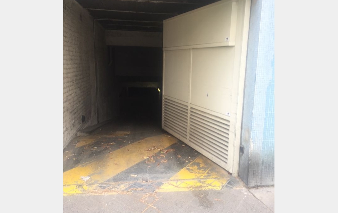 Annonces VITRY : Garage / Parking | PARIS (75015) | 0 m2 | 120 € 