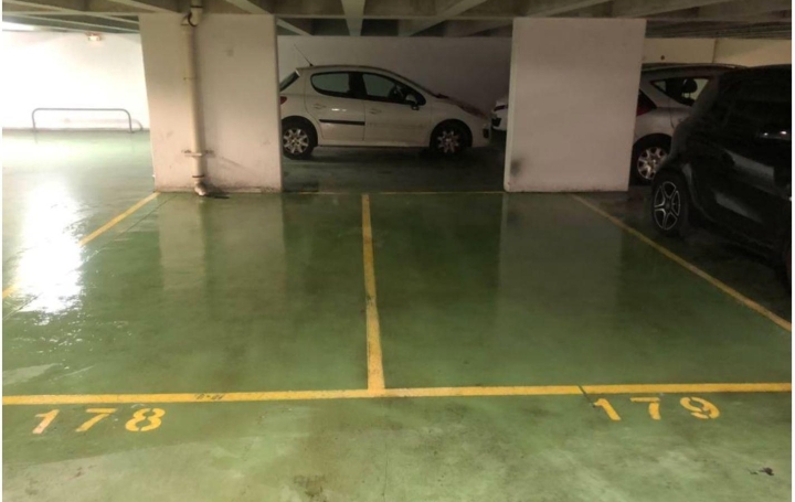  Annonces VITRY Garage / Parking | PARIS (75011) | 12 m2 | 28 000 € 